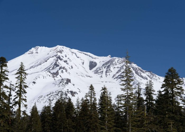 1 Unveiling the Mystique of Mount Shasta: A Guide to its Majestic Beauty